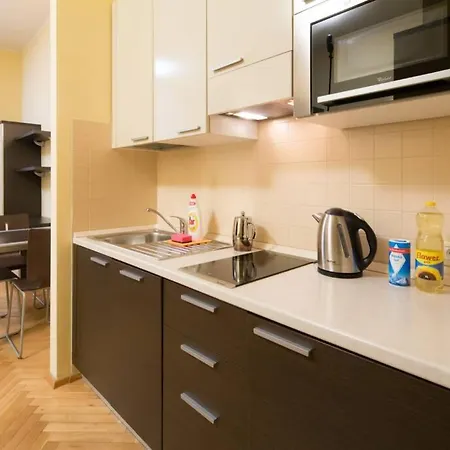 Awesome Apt, 7 Min Train Stn & Wenceslas Square! Prague