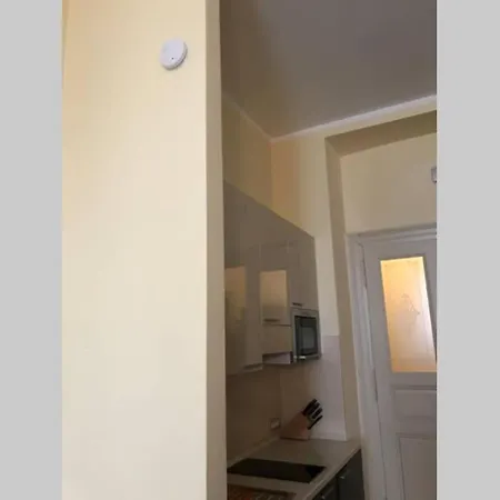 Appartement Awesome Apt, 7 Min Train Stn & Wenceslas Square! *