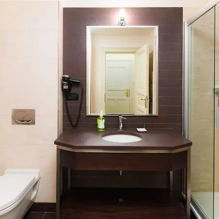 Apartment Awesome Apt, 7 Min Train Stn & Wenceslas Square! Prague